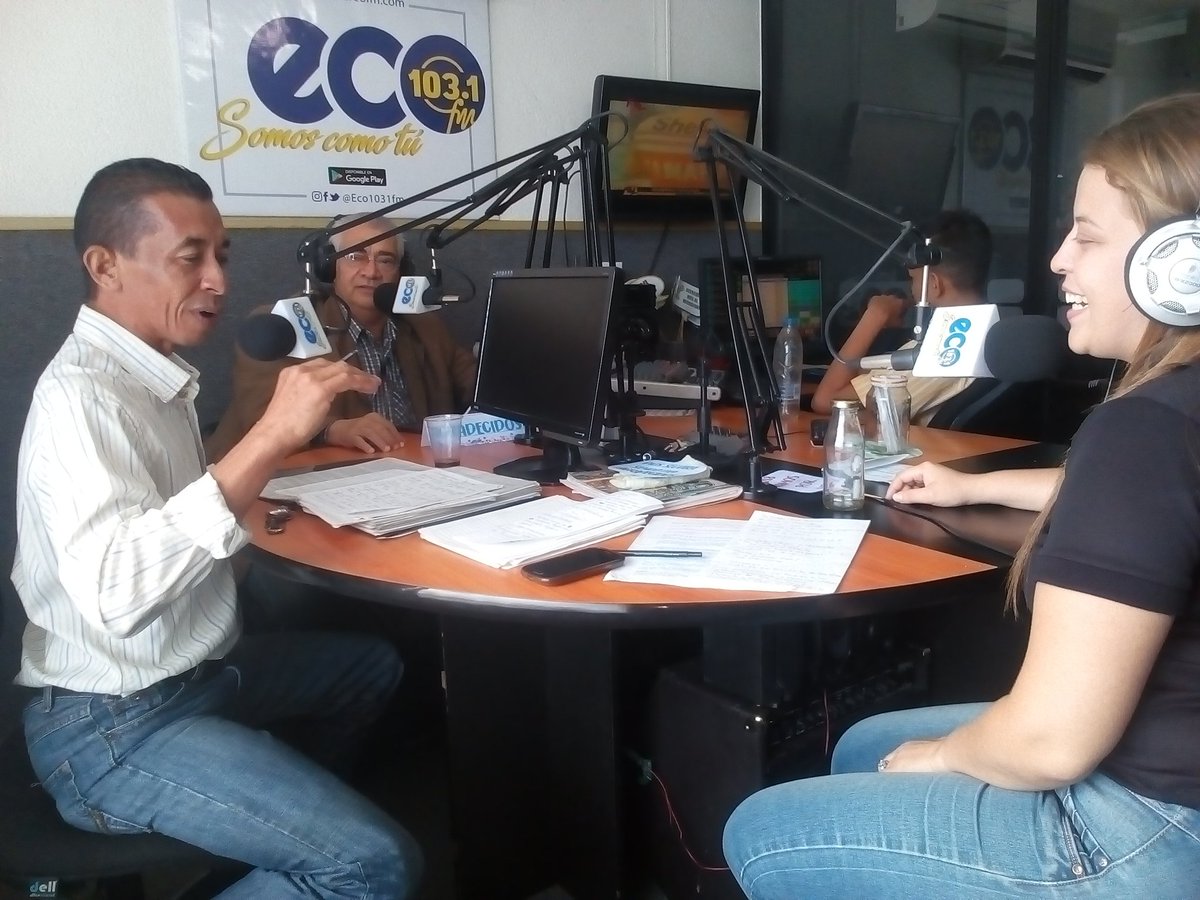 El ambiente de celebración en nuestra cabina traspasa las fronteras,  cuan agradecidos estamos Dios de nuestra vida.  #agradecidos