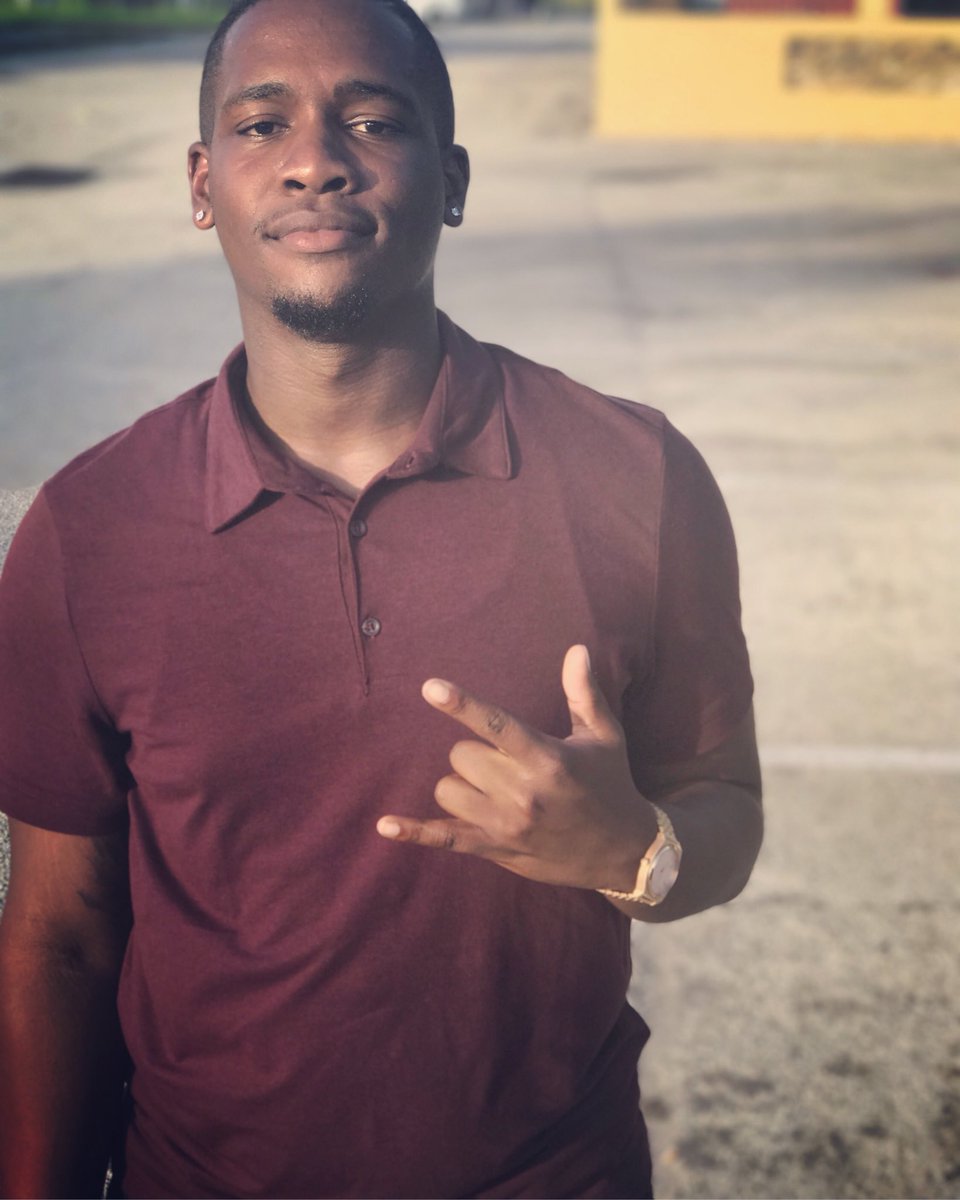 RoseGoldAV's tweet photo. All Sigmas can’t look this good🤷🏾‍♂️ #BetaUpMade #YourMommasFavoriteBoyNBlu @BetaUpSigmas https://t.co/YT2XZn5uLw