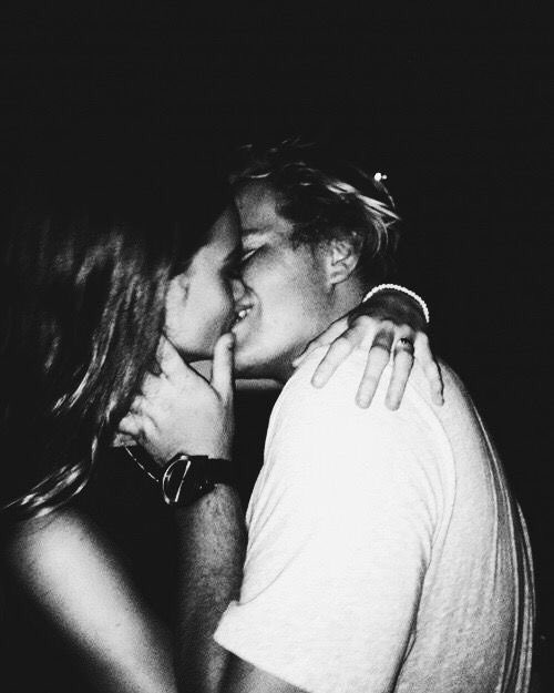 YetasZorras's tweet photo. #RelationGoals. 🌙💞 https://t.co/uel6KluzGP