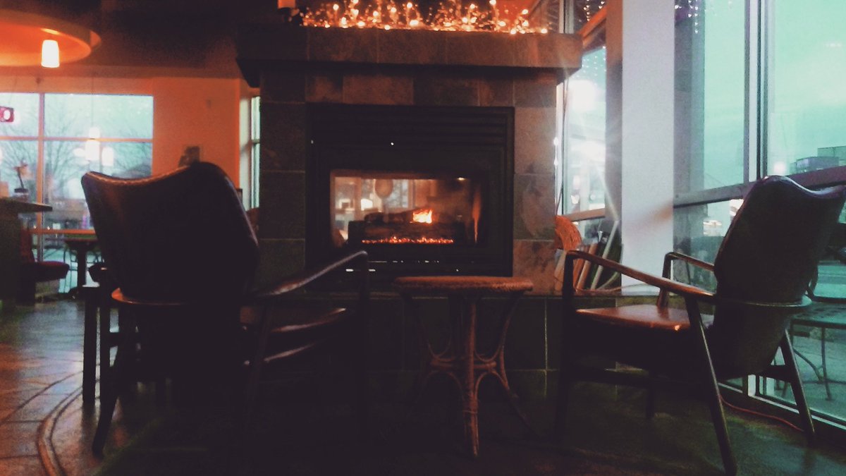 turtlecoffeeSEA's tweet photo. Coffee by the fire.
Love the moody and warm vibe in our shop today. 
#seattle #allthefeels https://t.co/Z0sYumQ8yE