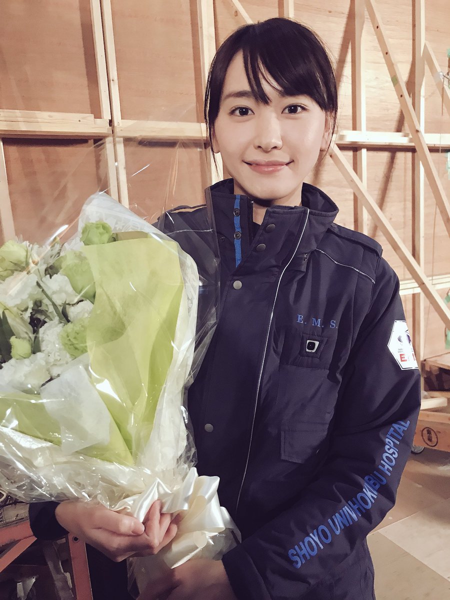 ゆめ على تويتر ガッキーがクランクアップ やっと写真上がったー って思ったけどやっぱさみしい 目が泣いてる ガッキーお疲れ様 映画楽しみです 新垣結衣 コードブルー劇場版 クランクアップ