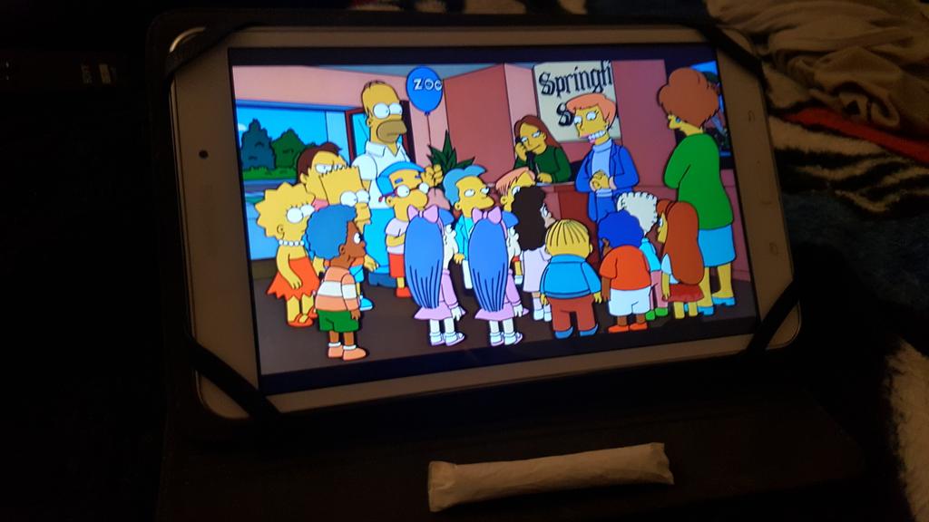 gfurniss14's tweet image. #setbreak #couchtour