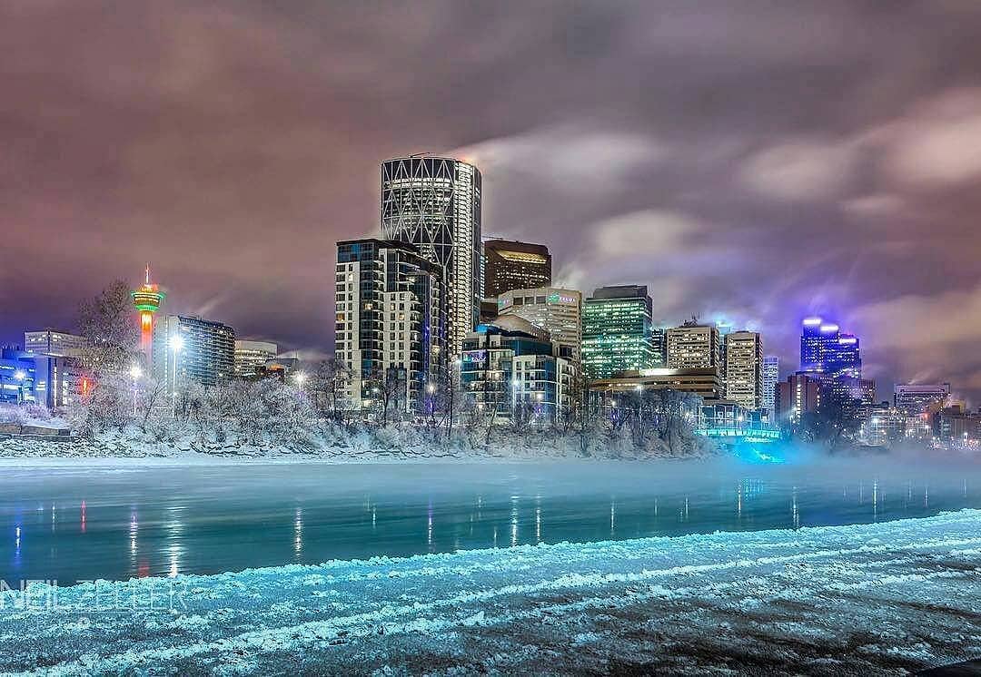 Surrealplaces's tweet photo. #yyc pic of the evening taken by https://t.co/ZvmzrEZSd0 describes the weather https://t.co/BYgvQaBtXr