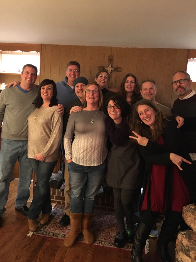 nutrigirl's tweet photo. #NYE2017 #friends from #allyears https://t.co/adSWkvfOnP