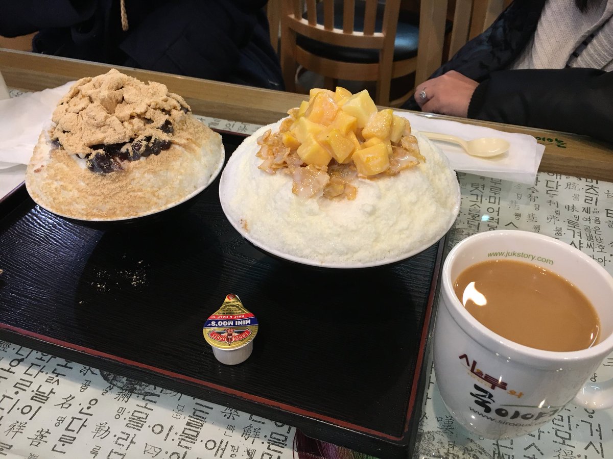 velocipede6's tweet photo. Deliciousness happened in #Annandale tonight - happy birthday @JC_Chang_Denolf! #koreanfood #koreanbbq #wickedsnow #bingsoo #dmveats https://t.co/MVDIN1eTji