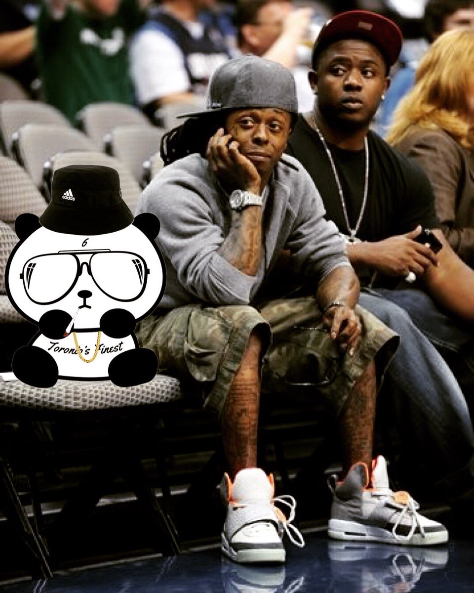 Courtside throwback with <a href="/LilTunechi/">Lil Wayne WEEZY F</a>