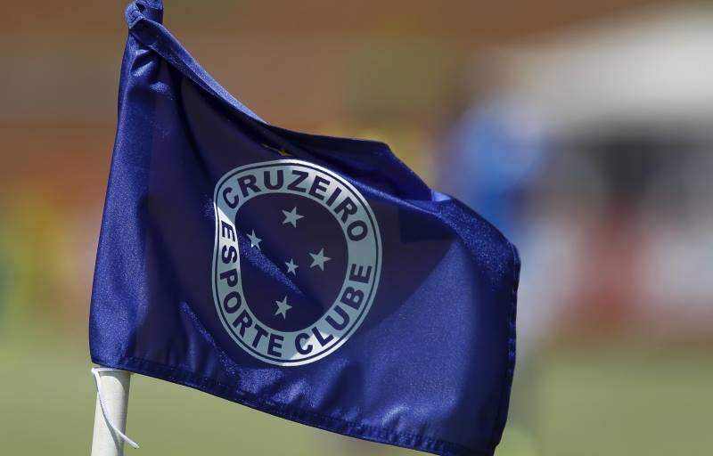 itatiaia's tweet photo. Ouça a homenagem da Itatiaia ao Cruzeiro, que completará 97 anos no dia 2 de janeiro. Alberto Rodrigues simula a narração de um jogo em que estão presentes os vários craques que vestiram a camisa celeste --> https://t.co/bglgMAPnEc https://t.co/IkFICjdxSw
