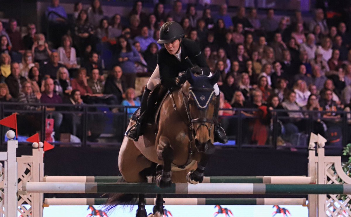 LiverpoolInt's tweet photo. Amanda Derbyshire &amp; Luibanta BH claim the 1.50 Longines Ranking Class Sponsored by Horseware Ireland #LIHS2017 https://t.co/yo2EMPefvk