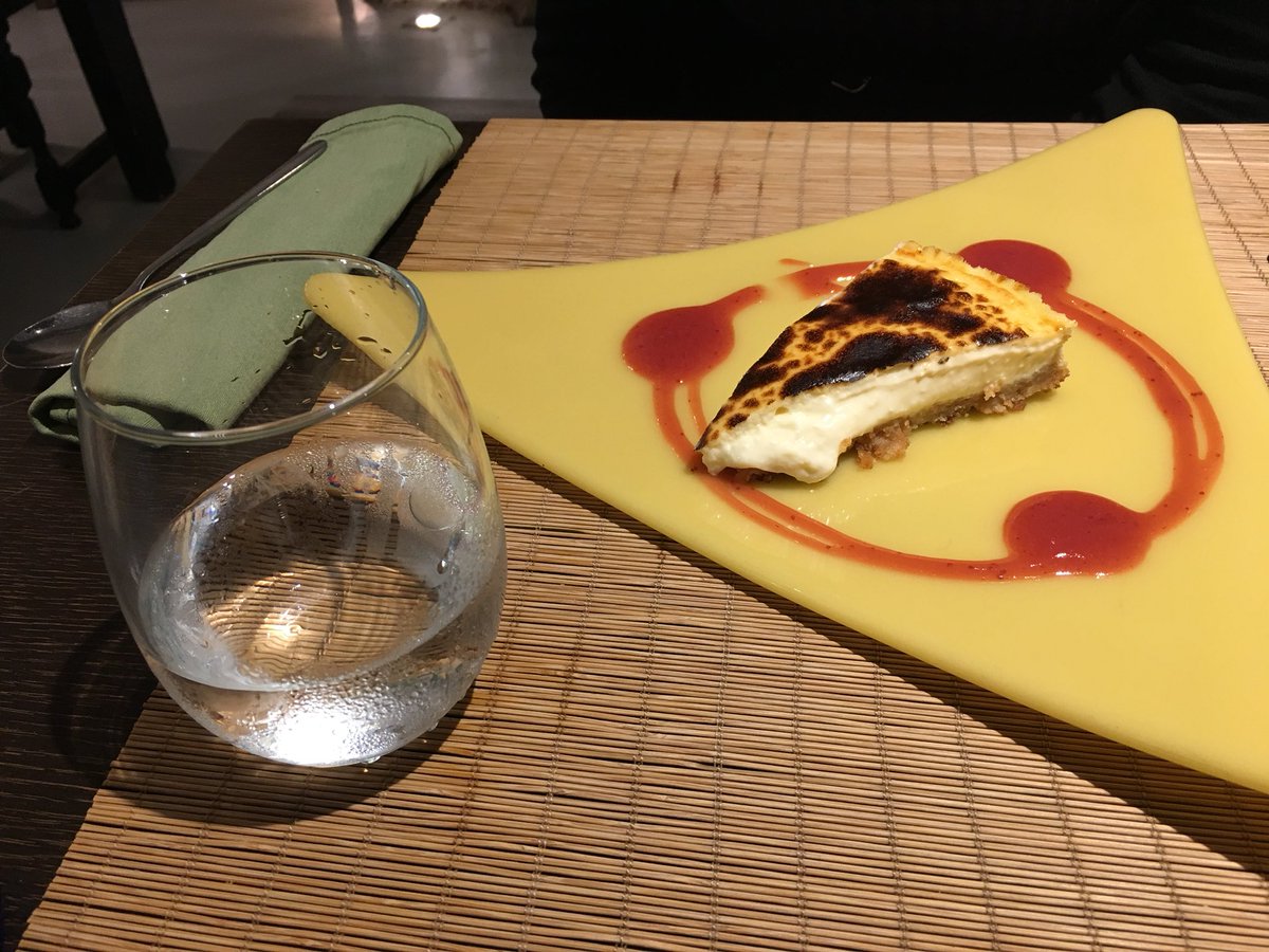 cuadernodavid's tweet photo. Una cena estupenda en el @DestapaMadrid calle #Segovia de #Madrid. Lla tarta de queso ha sido espectacular https://t.co/3GjMBQpjic