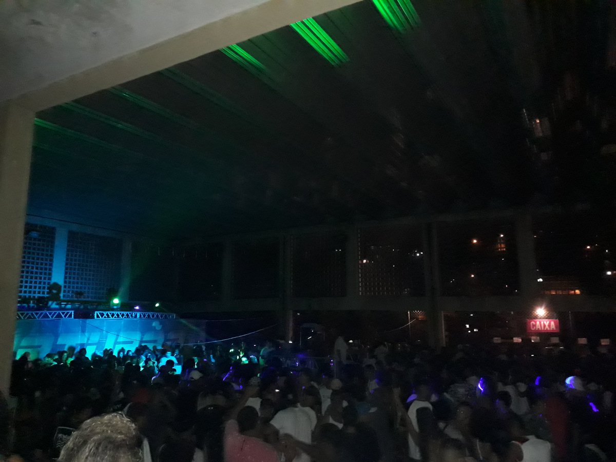 dj2pdosprazeres's tweet photo. Amanhã é tudo na #QuadraDaMadame✌
#ShowDoGrupoPraValer🎤🎼
#TopsDjs🎧
#BebidaLiberadaAté2h🍺
#SuperQueimaDeFogos💥💥
Prazeres está em FESTA🎶🎶🎶🎶💃 https://t.co/7vu93OZdik