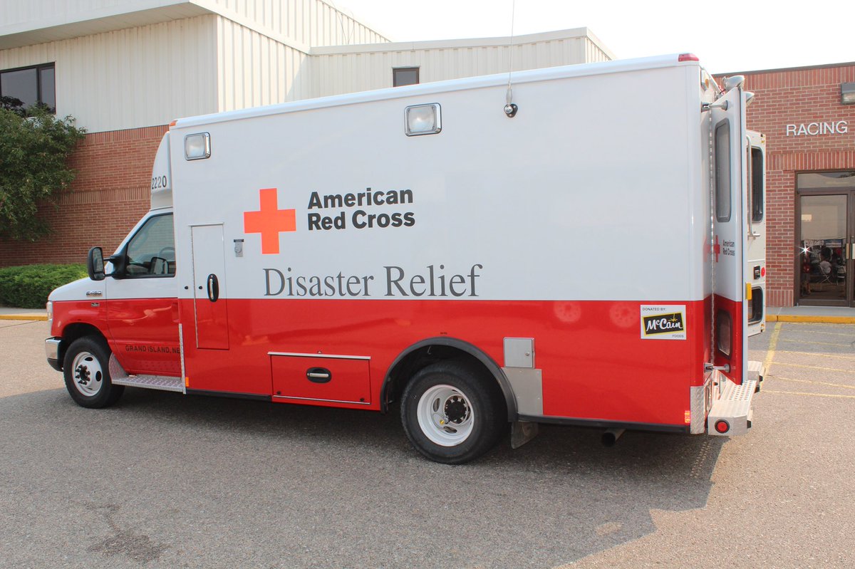 KSRedCross's tweet photo. #KSRedCross DAT responding to a house fire in Wichita, KS to assist the family with immediate needs. #EndHomeFires #SoundTheAlarm #WinterRed https://t.co/vbcZTncNpg