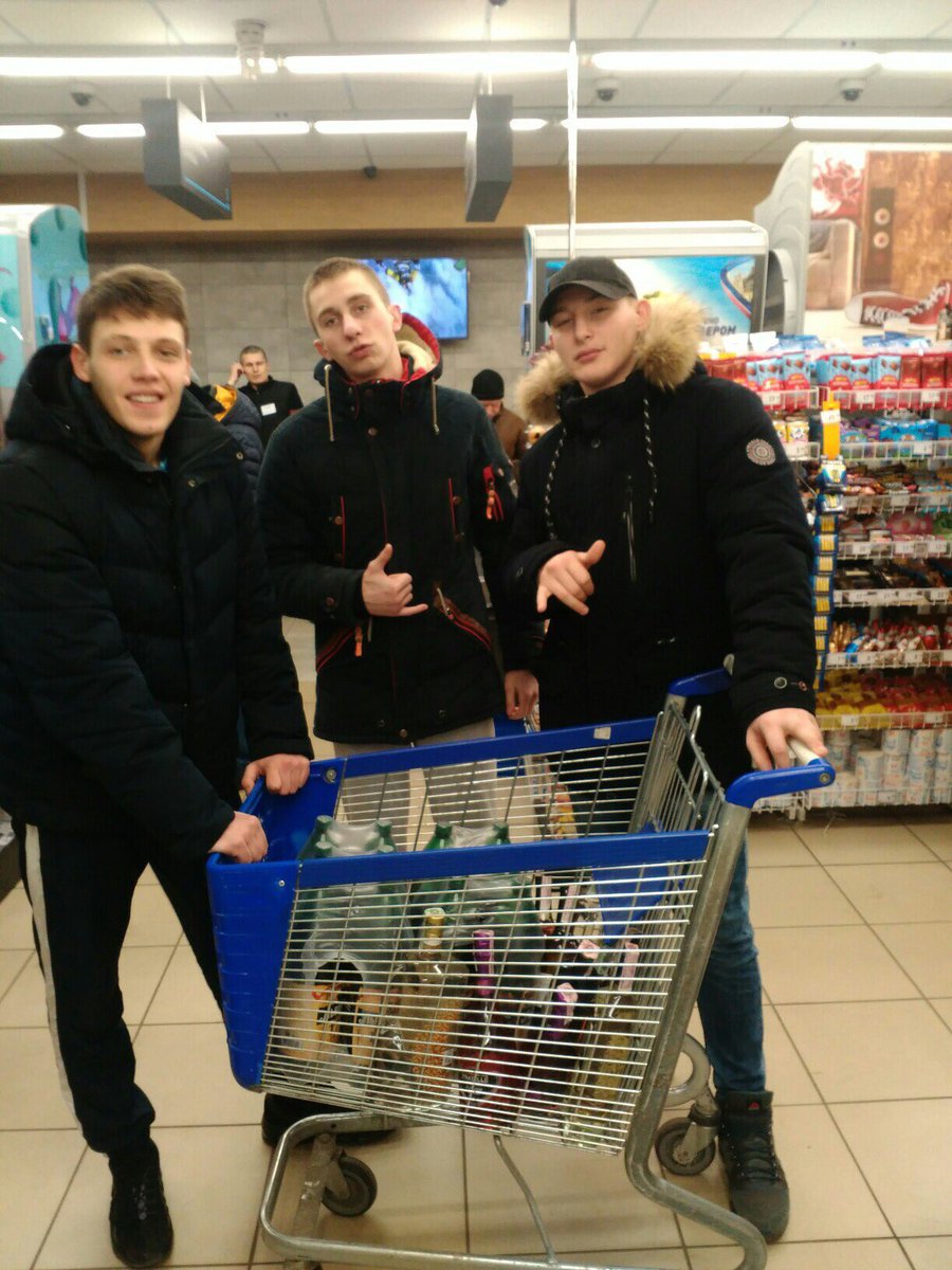 NeitMac's tweet photo. С Наступающим❄️🥃🍷🍺🎁 https://t.co/gl3dBmebuI