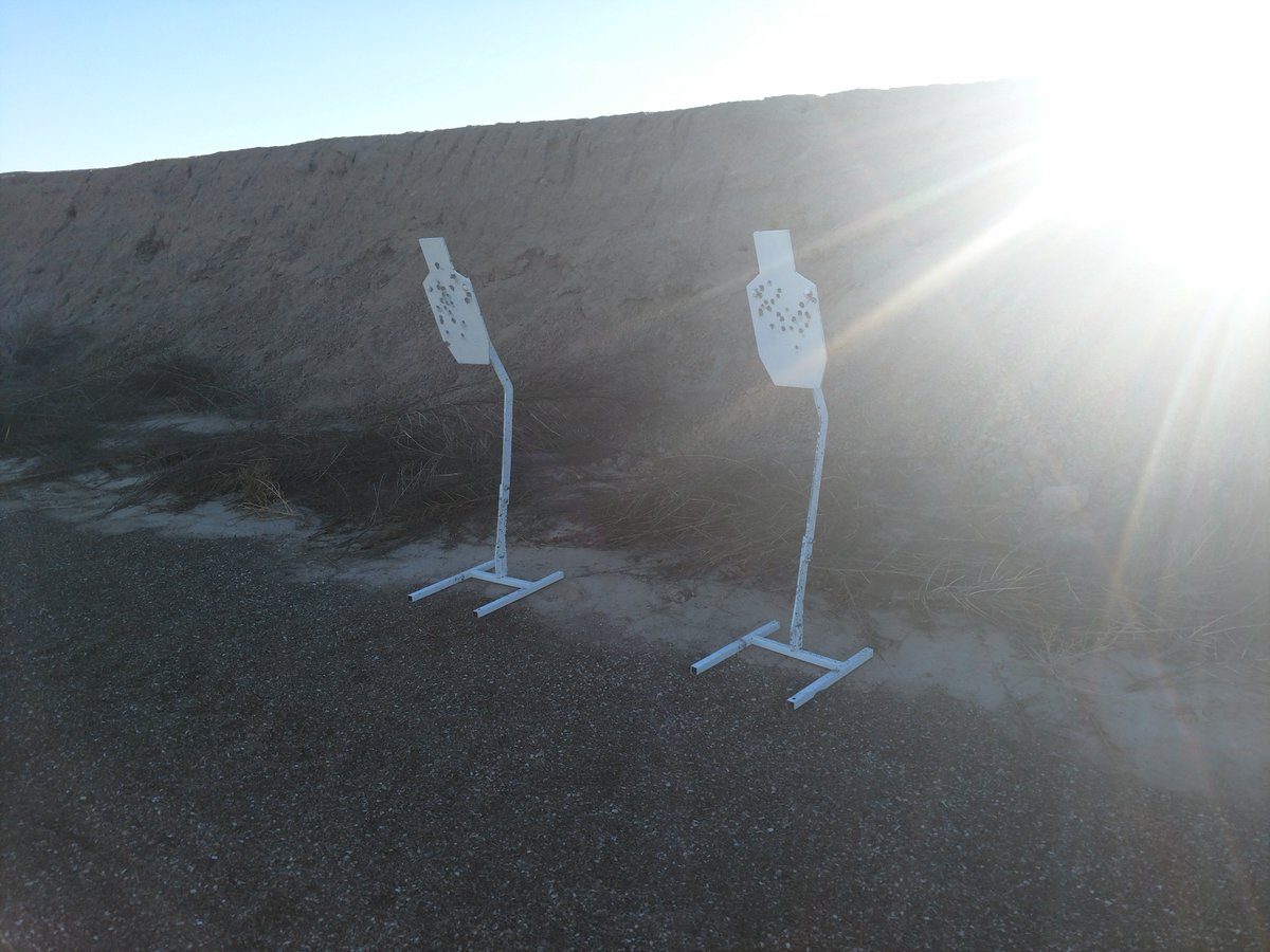 MrMWS444's tweet photo. I love to practice strange in strange light conditions.
200 rounds later I feel about as comfortable as you can get shooting straight into the sun.
Love @mgmtargets https://t.co/1VAKzAVD6U