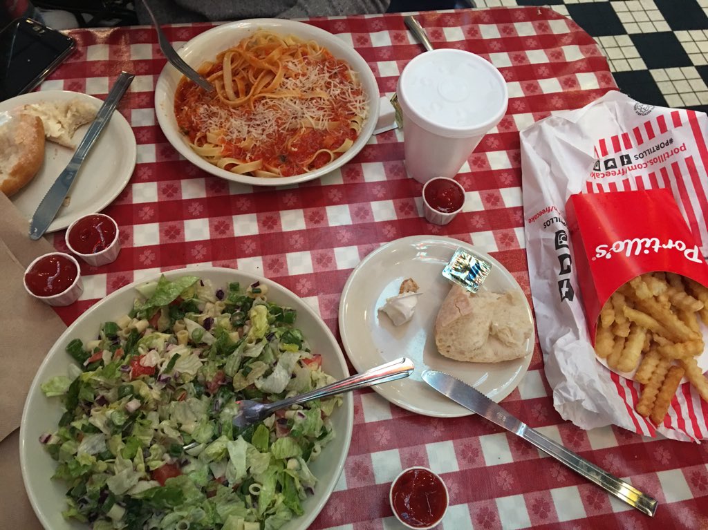 No big city today. We relaxed and then had Portillo’s, which for you Ohio fanatics is way better than Swensons. Also, enjoy the before & after eating picture of  @mospilly who is pushing through like a champ! It was her first time at this classic Chicago eatery. 