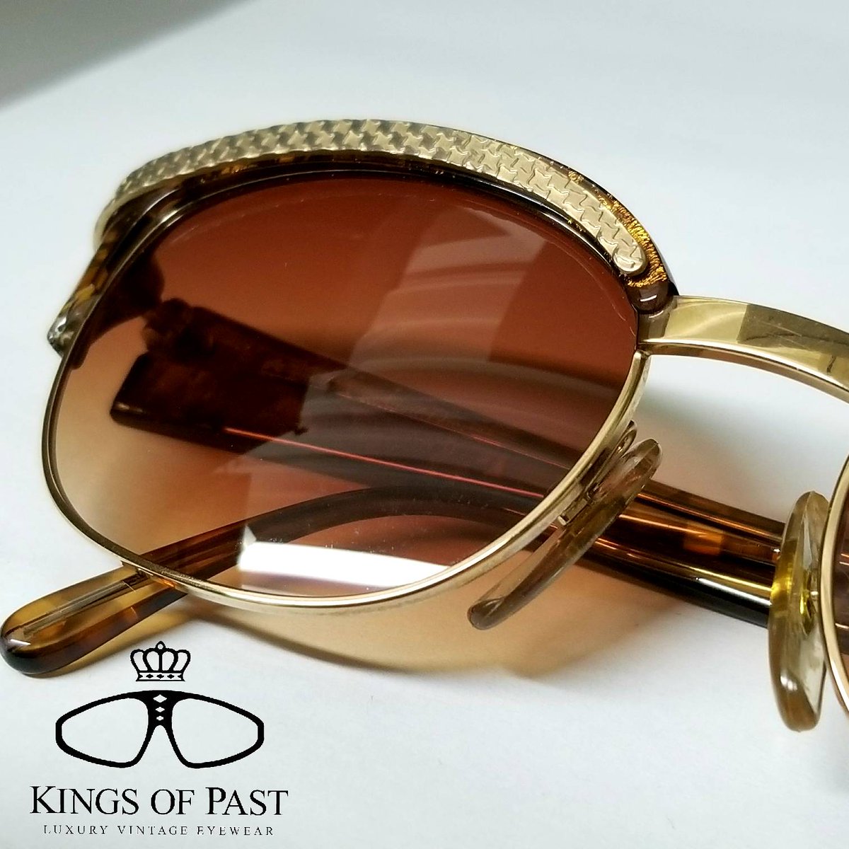 Right back on my bad behaviour. 
👑🕶👓🤓😎
KINGSOFPAST.COM
TORONTOBORN.COM

#kingsofpast #vintage #eyeglasses #sunglasses #glasses #vintagelife #vintageframes #optical #optometry #glassesswag #sickshades #luxuryeyewear #fashion #torontostyle #the6ix #torontoborn