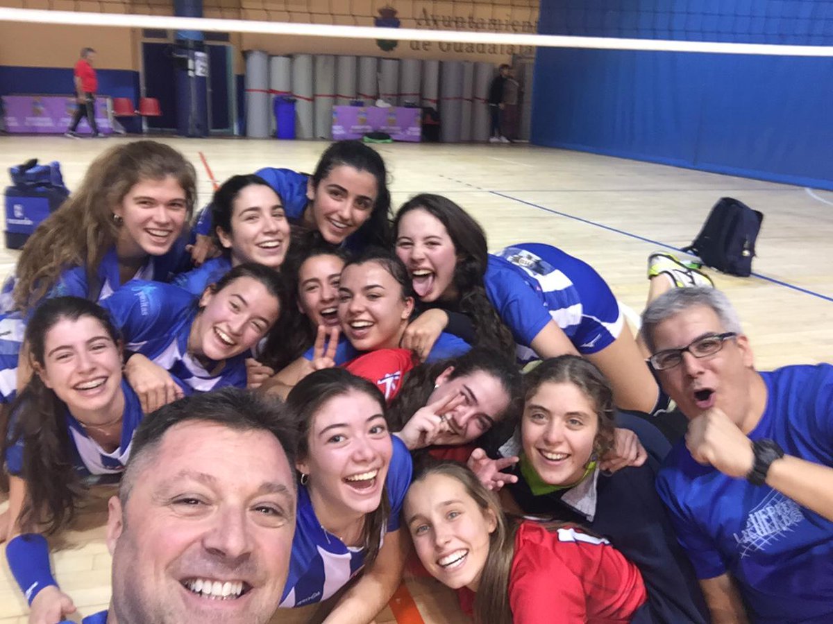 ptrapla's tweet photo. Títulos como jugador, un honor contar el deporte en @Eurosport_ES y ahora como entrenador  título @CopaEspanaVB Juvenil Gracias DEPORTE!! https://t.co/FluyhFOKpm