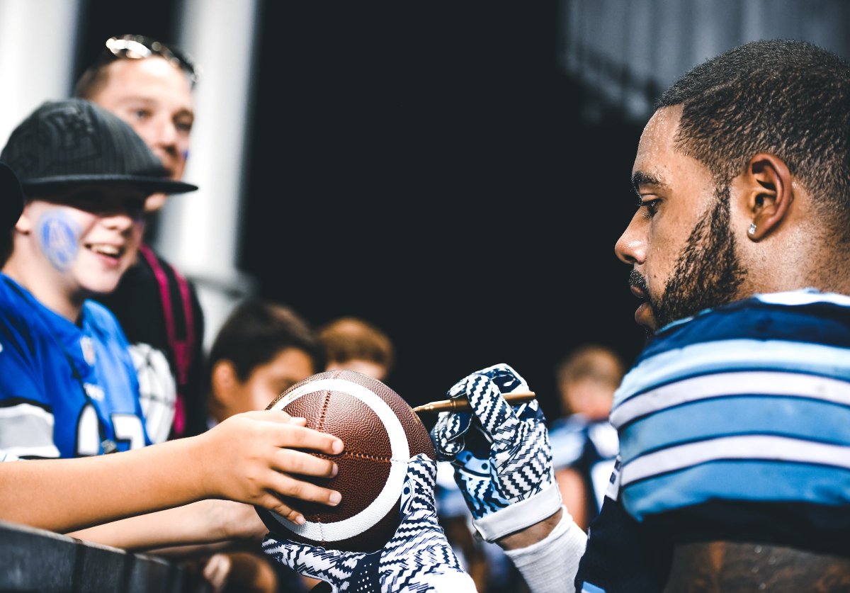 TorontoArgos's tweet photo. 2017 was a memorable year.

 @tsnmikehogan recounts his Top 17 Moments of the season that was.

🗞 » https://t.co/Z5jAP6INd0 

#ArgosFootball #CFL https://t.co/wegMlpV3cw