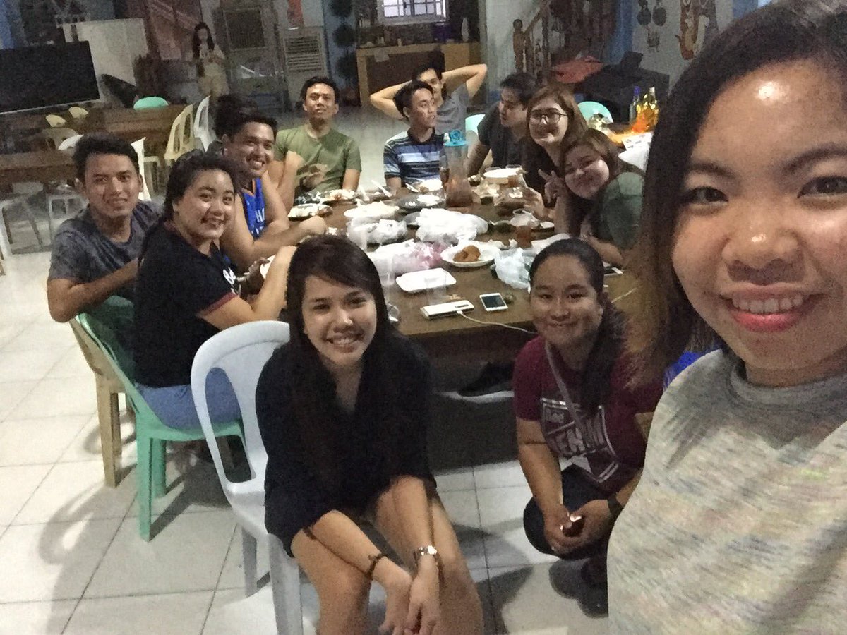brendelshiii's tweet photo. Had a blast night with these peeps 😘 I hate my hangover but i love you all more 😘😂
#HSClassmates https://t.co/uqy08nqV4u