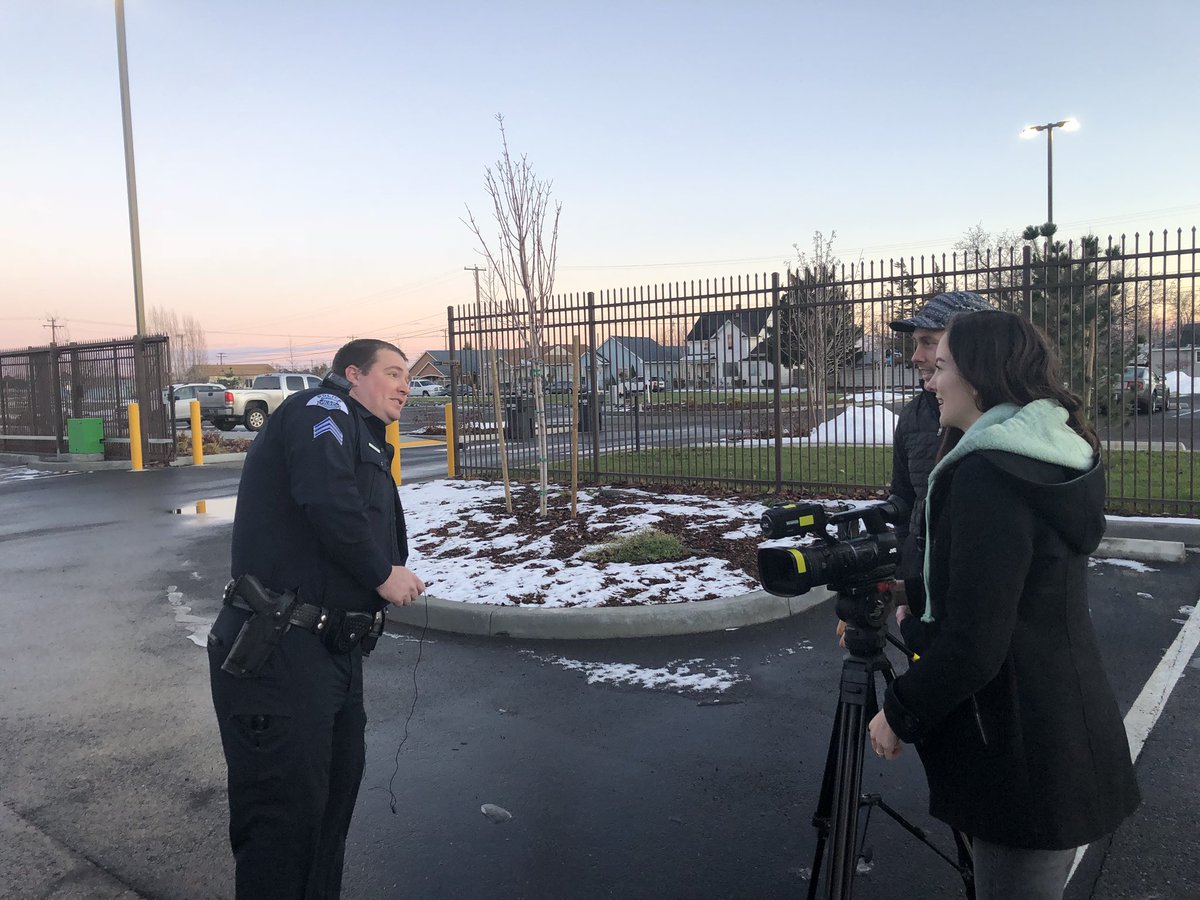 PascoPoliceDept's tweet image. Sgt Pettijohn is ready for his close up with the local media #SgtPettijohn #pascoproblems #hestheboss #readyforhiscloseup