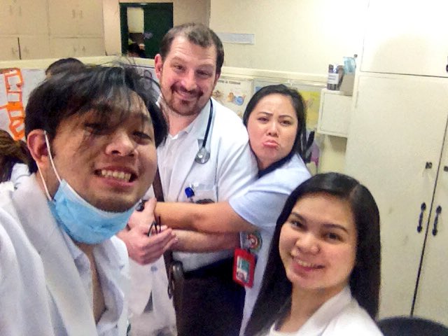 rhenfortuno's tweet photo. Last duty in ophtha
Last UMC duty for this white guy
And it's the last day of 2017!
#NYEduty #TeamBenign https://t.co/M3IcbzE8Ry