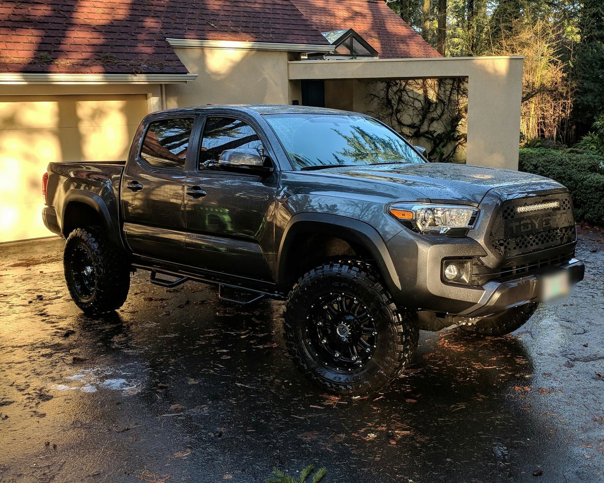 SoarzTV's tweet photo. Gave Bae a bath.   Feels good. https://t.co/GBbvR0kj4T