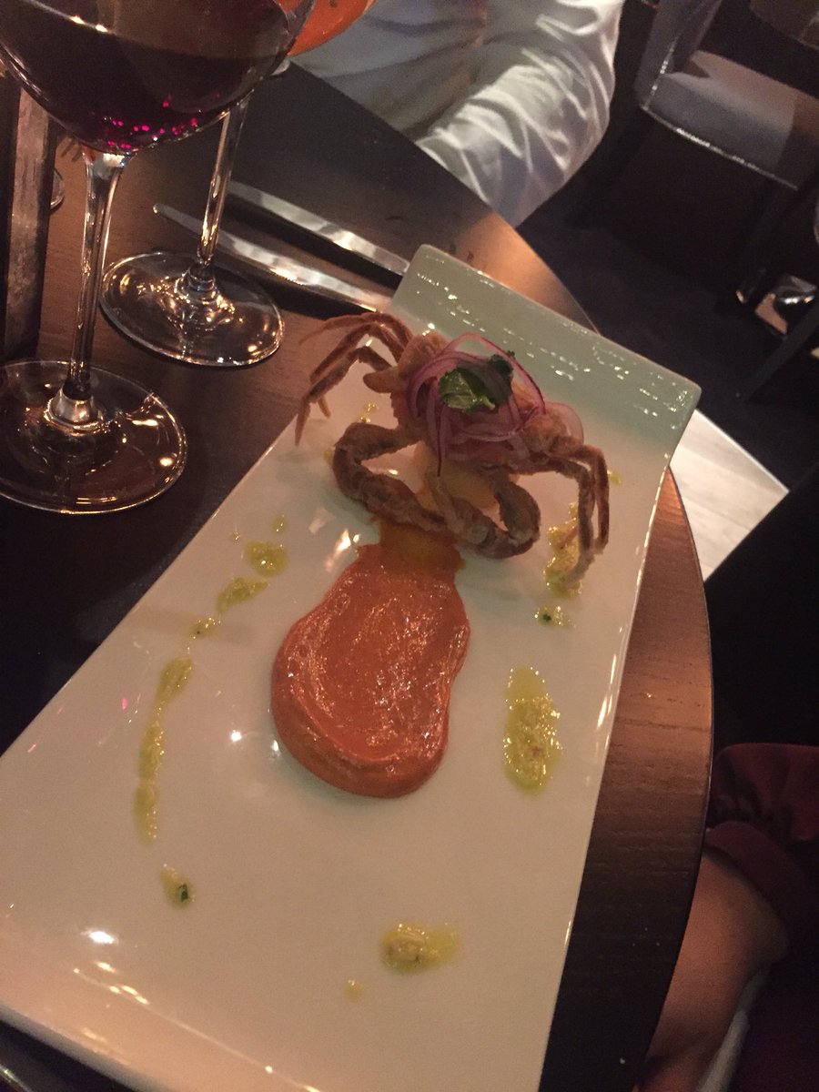 Craig_Davies_92's tweet photo. Great first night in Edinburgh at @GauchoEdinburgh ! Bring on the new year! #streetparty #scotland #beyondcold https://t.co/PcjgvfKsAf