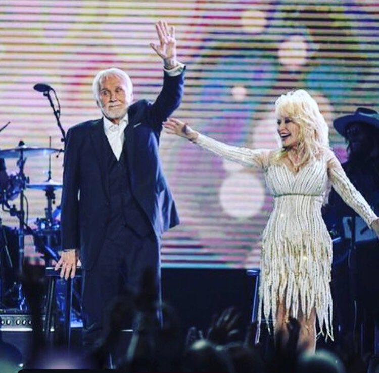 dollyfan1974's tweet photo. One of my favorite moments of 2017! Mic Drop from the two incredible legends in the country music business! @DollyParton and @_KennyRogers #40yearfriendship #2017Memory #BestMoment #myheroes https://t.co/dpmiEJX2dt
