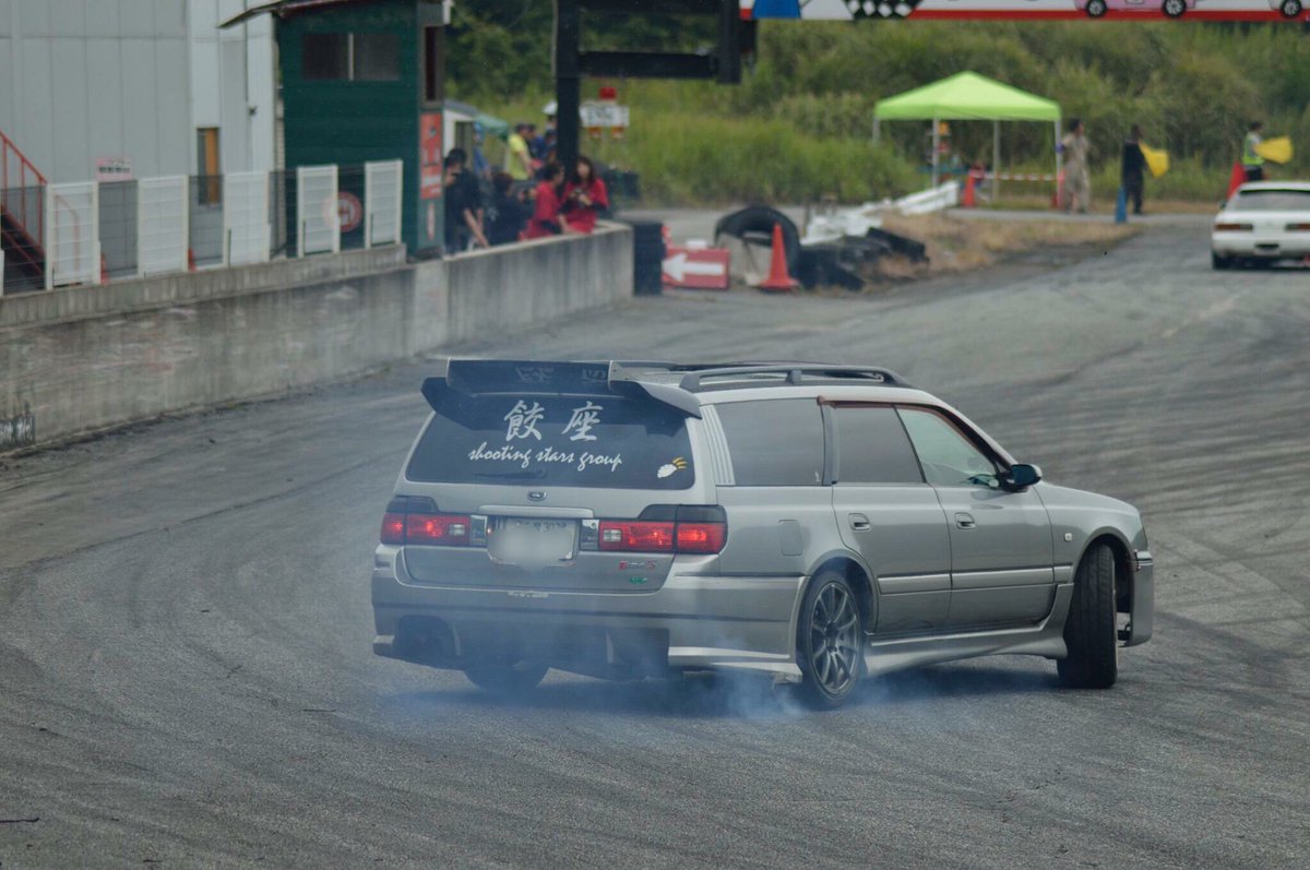 1k3_oh2giri's tweet photo. #ステージア載せて何RTくるか
#ステージアを知ってもらおう
※260RSにはサンルーフ設定ありません
※25の前期と後期の2駆はMT設定ありません
※車検証に改ありません
純5 25t awdのRsFourSという変態グレード※尚 機械式LSDは260RSのみ
ビスカスでも横向くよきっと
#男の五枚 #driftwagon https://t.co/cERoacodRy