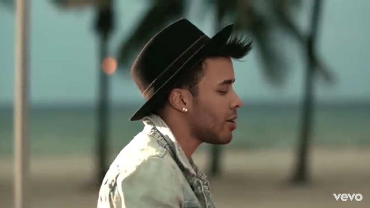 LinquimanSolci's tweet photo. @haashoficial @PrinceRoyce es que nunca me canso de escuchar esta canción❤ se verdad que me cambia el humor😍 la amo.. Son increibles los tres👏👏 100 años 💕 https://t.co/0iie9PDSlJ