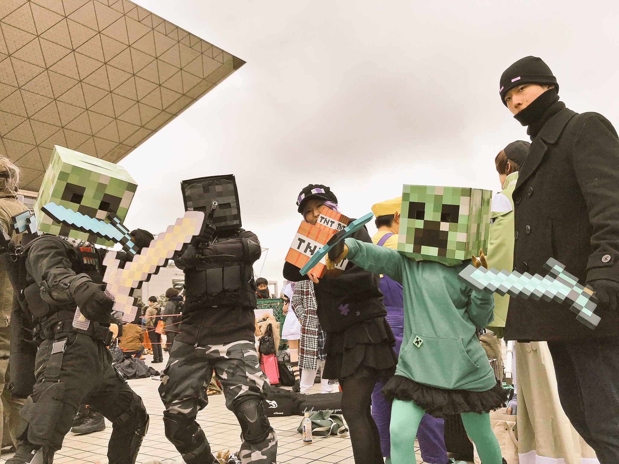 舞倉市 𝖬𝖠𝖨𝖪𝖴𝖱𝖠 𝖢𝖨𝖳𝖸 冬コミに来ています マインクラフトコスプレイヤーの皆様2 C93 C93コスプレ マイクラコス Minecraft T Co Nld1xulz2i Twitter
