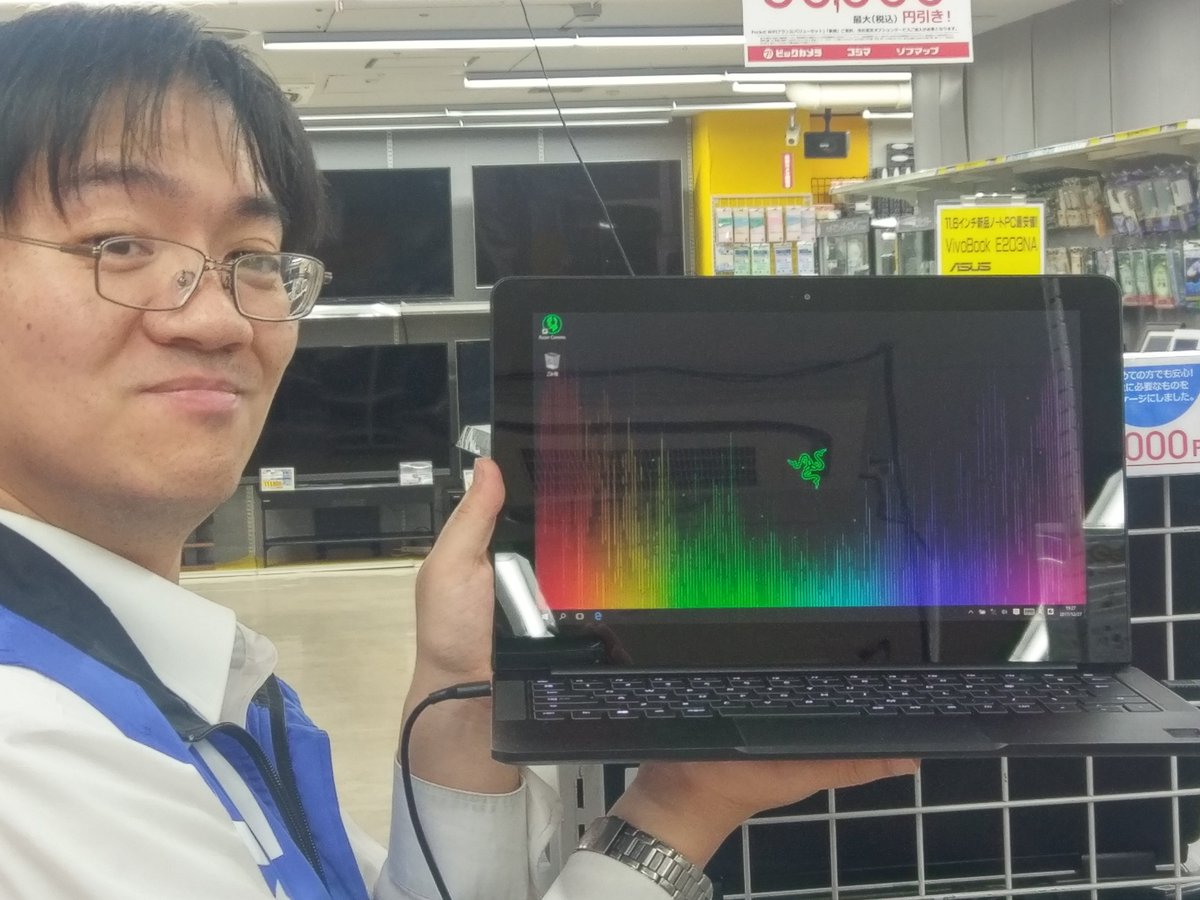 ソフマップパソコン総合 در توییتر 3f 中古パソコン コーナー おすすめ商品のご案内です Razer Blade Rz09 016j24 ゲーミング デバイスで有名なrazer製のノートパソコンです Thunderbolt3 Usb C を搭載し グラフィックボードを外付け使用できる珍しい