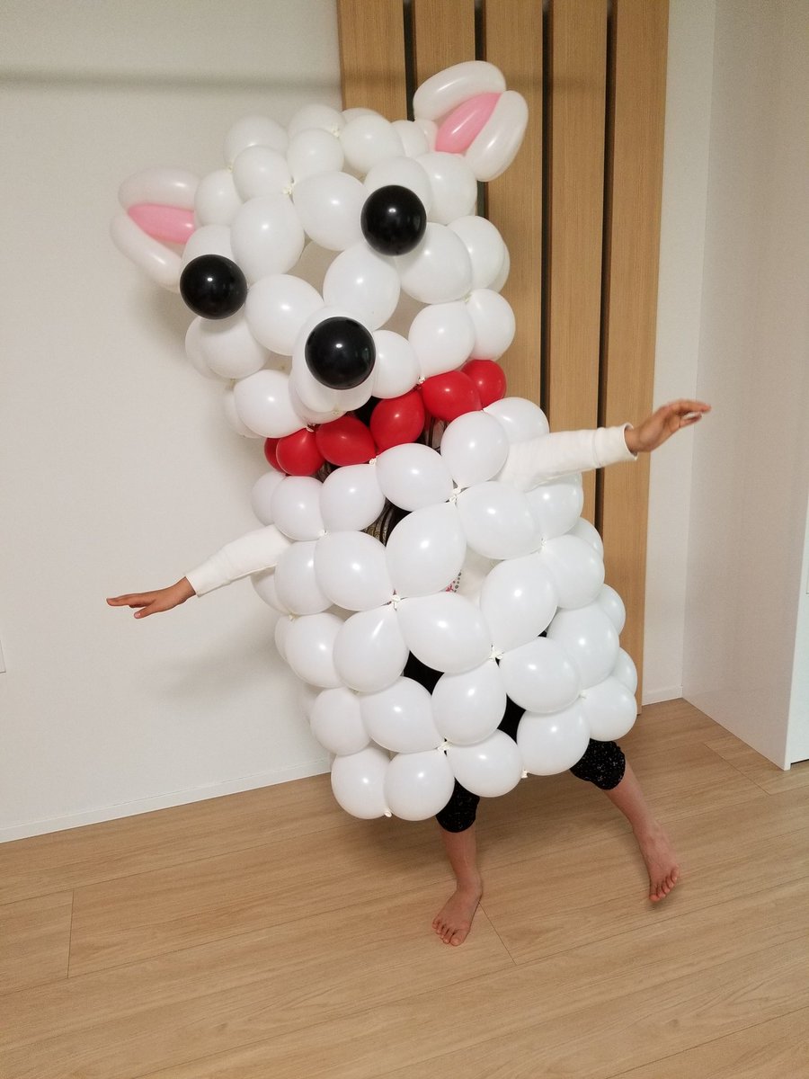 みこぞぅ No Twitter 今年最後の大物ワンコ できましたwノリノリで着ているwww これから実家に車で運ぶんだけど 果たして乗るのだろうか 今日は私の実家 明日は旦那の実家とワンコは梯子しますw バルーンアート 着ぐるみ ワンコ