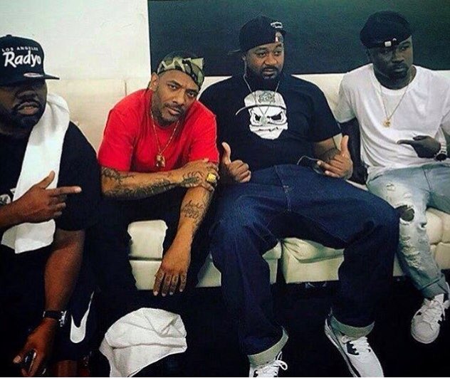 TheOGLegacy's tweet photo. Two of the illest duos of all time.
#OGLegacy #MobbDeep #raeandghost #wu #wutang #WuTangClan #officialqueensbridgemurderers #havoc #prodigy #ripprodigy #prodigyofmobbdeep #jellonearth #purpletape #eyeforaneye #eastcoasthiphop #hiphoplegends #rightbackatya https://t.co/R1F8oxWVpG