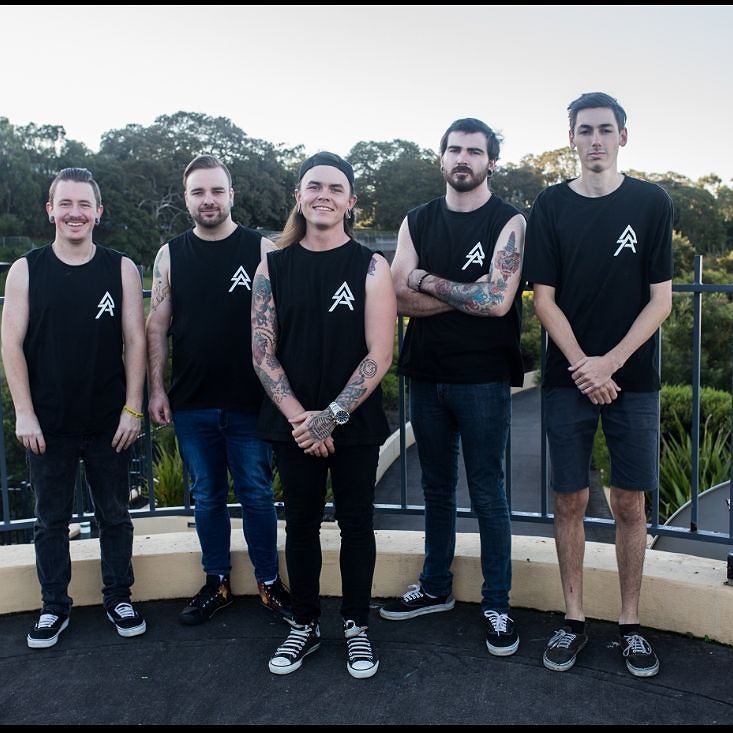 Thanks for a great year, see yall in 2018! New material will be out we promise 🎸🎸🎸
📷 @breewallace_ ift.tt/2BYdft0