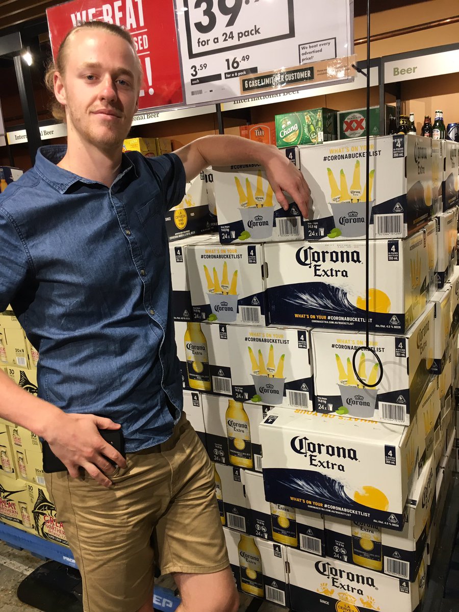 jenko863's tweet photo. Just Dixie and I preparing for tonight @CoronaFutebol #danmurphysisblackandgold https://t.co/3NT6EodvoT