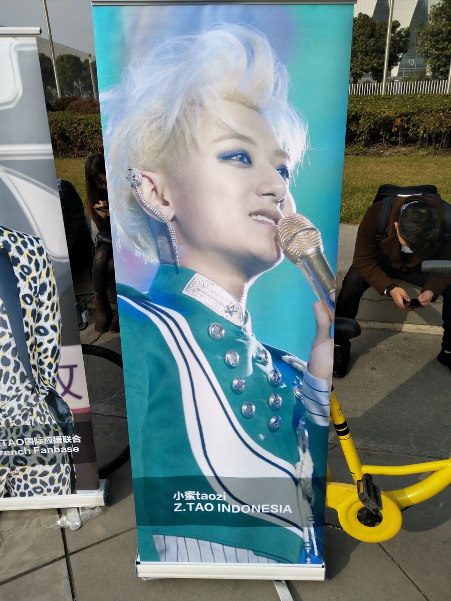xiaomitaozi's tweet photo. So proud to be able to support ZTAO this NYE Concert with @TAO_ID and @ZTAO_INA! Thank you to always to @HZTunion. Wishing you @hztttaoswag a Happy and Prosperous 2018, your HL will be by your side every step of the way 💙 https://t.co/F8fwllTLUD
