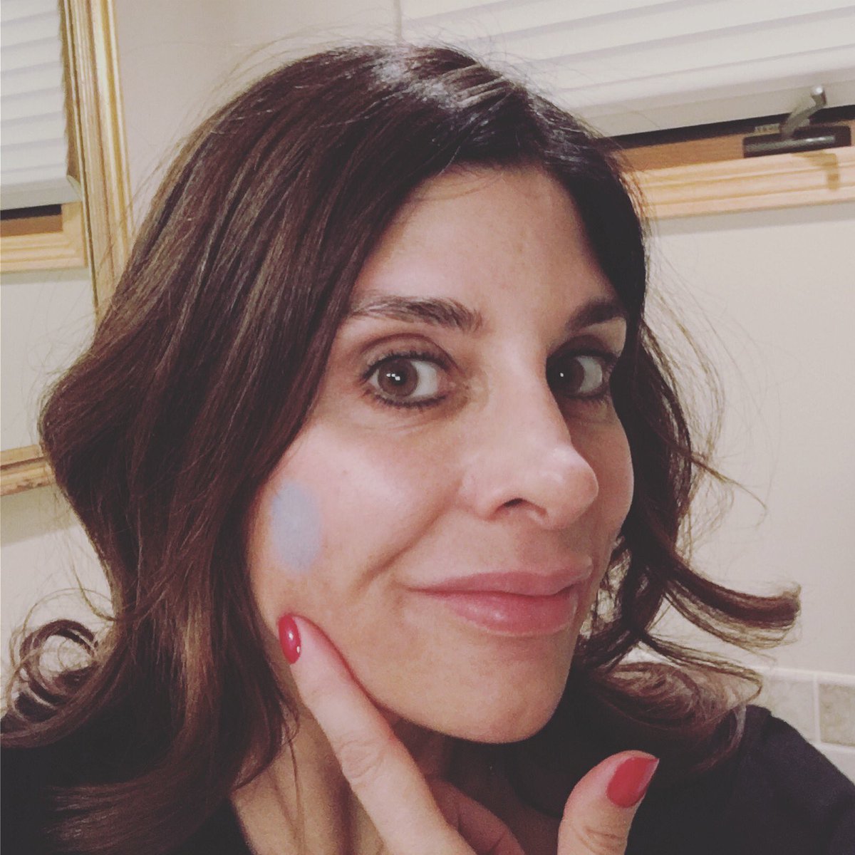 BergmanFolkers's tweet photo. Zit happens! 🤗 #zosulfurmasque #zocrew #antibacterial #fightsredness #fightsinflammation #zoskinhealth #spottreatment https://t.co/vQNMHYOxnn