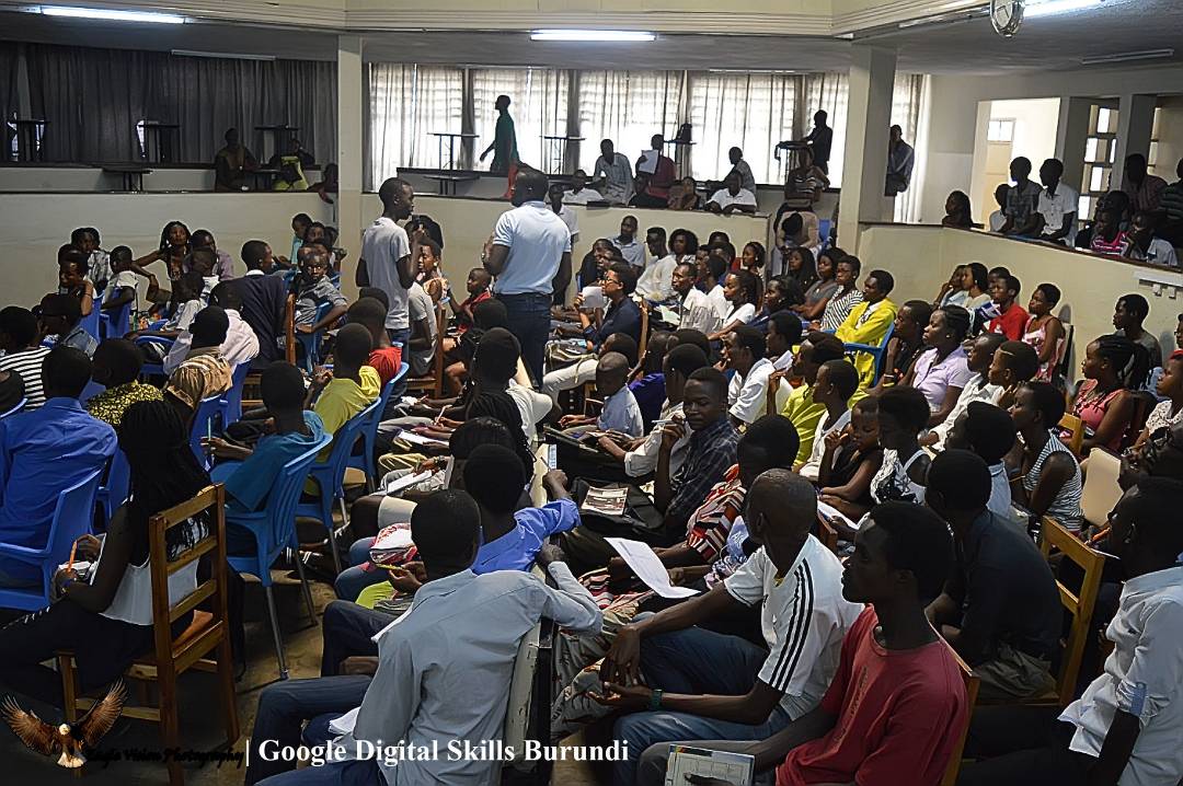 ogwaldee's tweet photo. @NewBayo making it happen in Burundi #KF2017 #DigitalSkills4Africa @RonaldAngiro @bwogialex2 @gilbertdaniels @bsakeri @kafeero_aziizi https://t.co/iALlGEPe2I