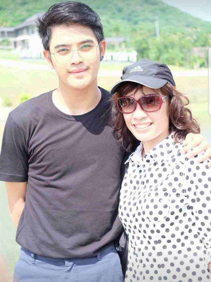 pornpana01's tweet photo. ไปเกือบทุกที่เหมือนกันนะถ้าไม่ติดไปตจว.ดูน้องหล่อขึ้นทุกวัน แฮ่! ปีหน้ารอจุดพลุนะครัช.##Lovebenzjiraroj
#benzji https://t.co/Q3XThv48mP