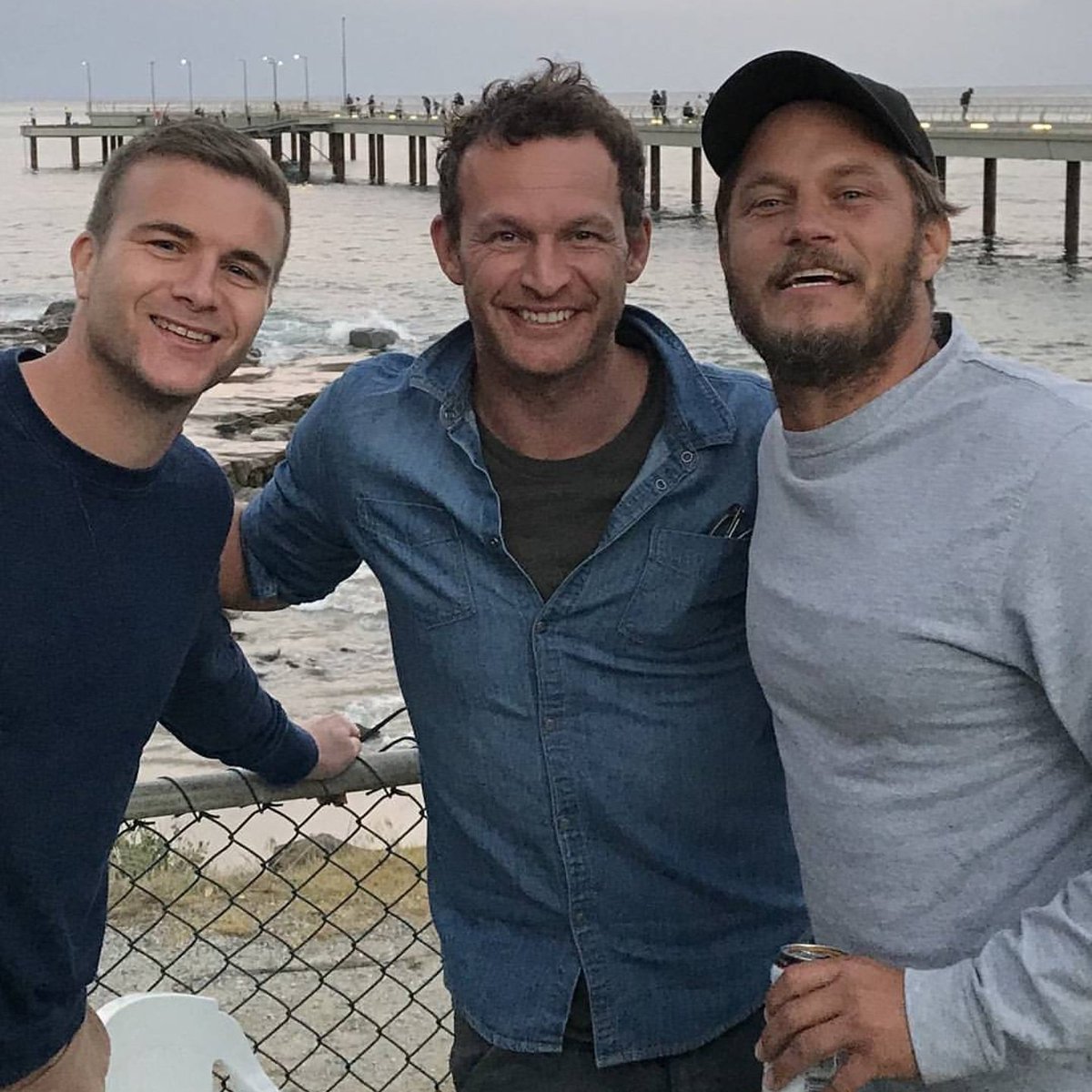 AmaMills101's tweet photo. #travisfimmel with his mates Mr Campbell and Mr Williams https://t.co/KDFuLhHx4t