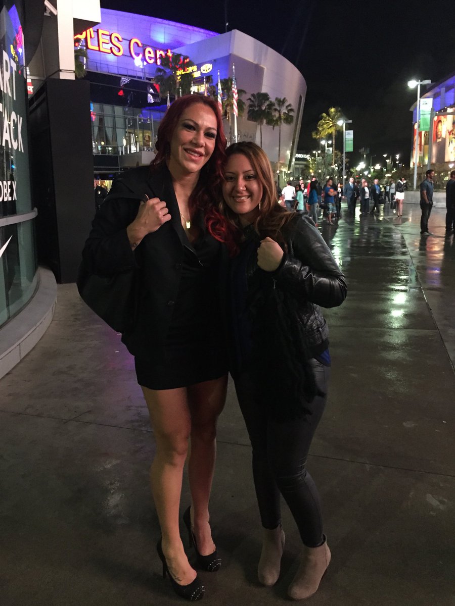 CatDoll89's tweet photo. Congrats to the champ @criscyborg on tonight’s win #UFC219 https://t.co/UP41fYQpqM