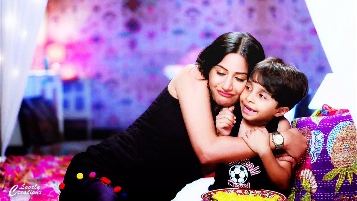 Lovely_Saffa's tweet photo. โ @MeArena @MaimoonFA I LOVVVEEEE YOU BOTH๐๐๐ป๐๐๐ thank you for being there for me always and having the same opinions like me most of the timeโ๐๐๐ญ๐ *hugs both and never leave* *nazar na lage*
#JhandLog #JhandLife #SaathHaiTohBaatHai ๐โ
K bye. https://t.co/eLGkKt1rXW