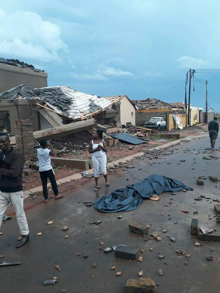 BlacktreeZA's tweet image. #Shoddy building and #Poorworkmanship. If bricks and roof tiles had the right of refusal, they would instantly reject any offer to build from some building contractors