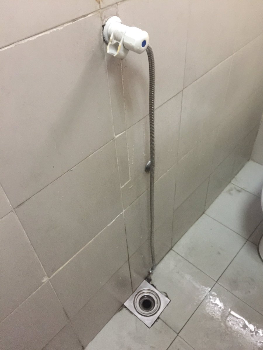 Amirul Bahri Malek On Twitter Aklehtrafik Baru Je Nak Puji Guthrie Hway Rnr Elmina Utara Paip Tandas Tak Sentuh Lantai Tapi Tandas Rosak Tak Boleh Flush Sabun Tandas Lelaki Habis Gce Https T Co Ekb5hnmisi