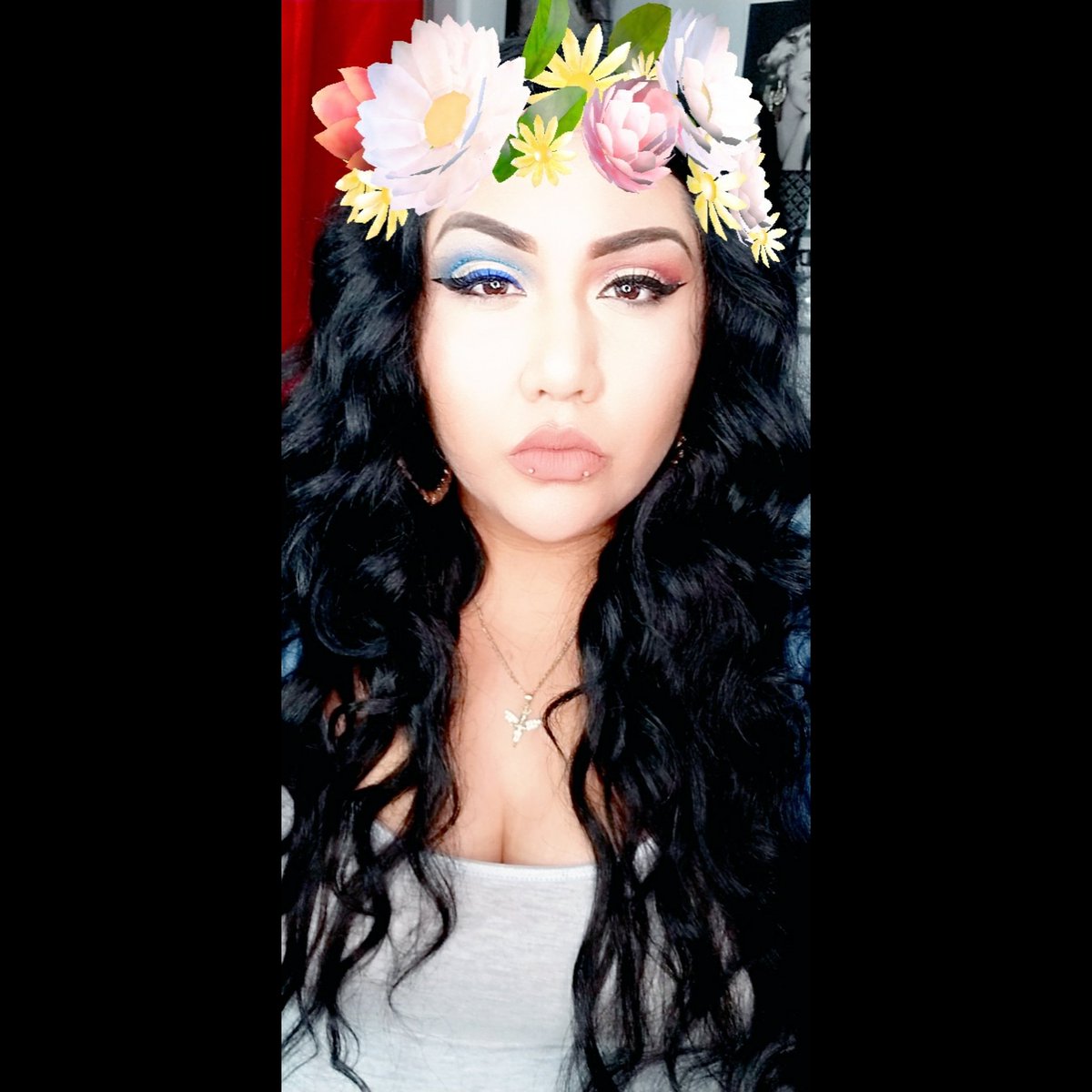LizzyBeeMua's tweet photo. #instamakeup #makeover #makeuplover #makeupmafia #makeupjunky#makeupaddict #ilovemakeup #instafamous #lipsticks #anastasiabeverlyhills #mac #katvond #colourpopme #lauramarcier #nyx #nyxcosmetics #tarte #bebella #bhcosmetics #glittereyes #glitterlook #summerlook https://t.co/TnwbRQRQMU