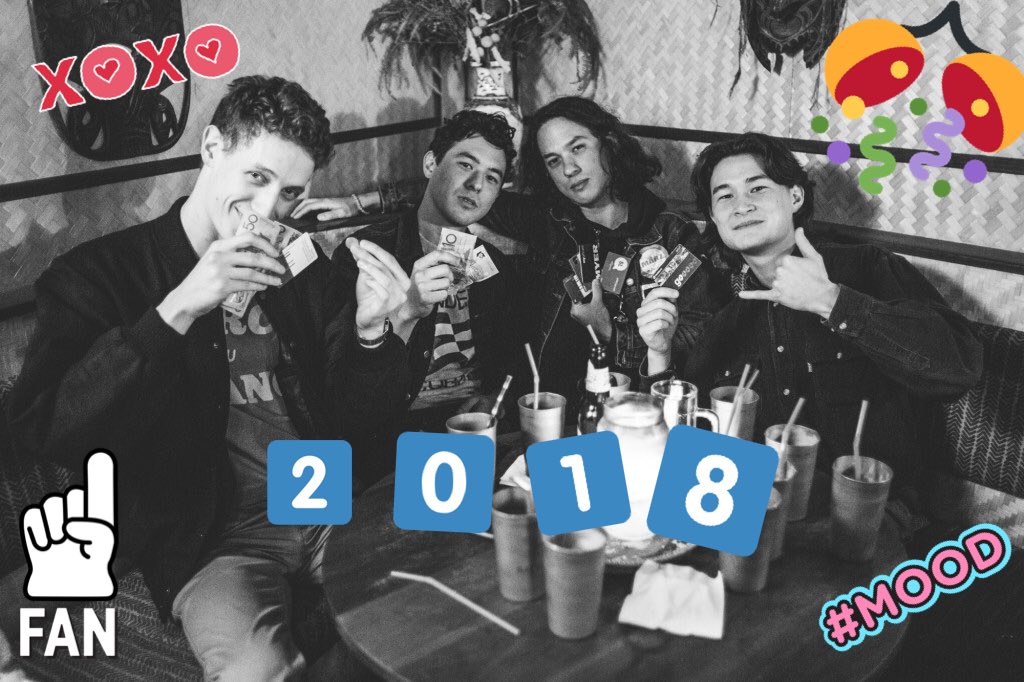 lastdinosaursID's tweet photo. Selamat menyambut tahun baru 2018 all of you #MightyDragons https://t.co/4k0GPJ1Kov