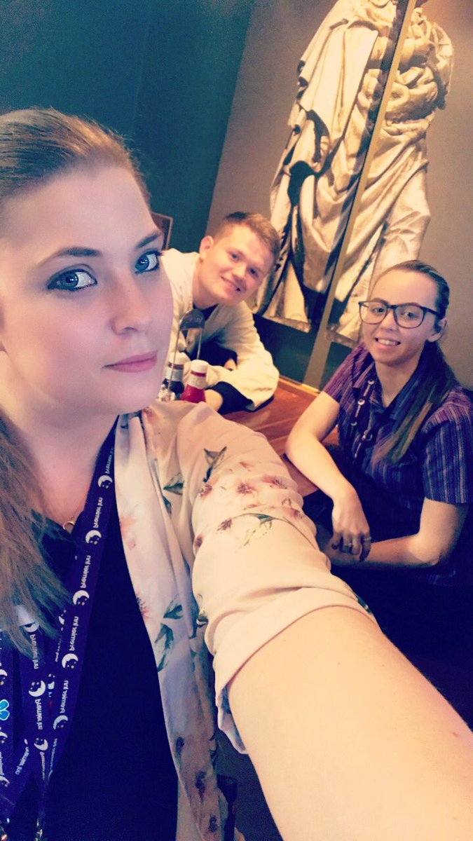 Happy New Year from our breakfast team this morning at <a href="/pi_dudley/">PI DudleyTC</a> #TimeToSmash2018 <a href="/SDEBDD/">simon ewins</a> #selfiesmile