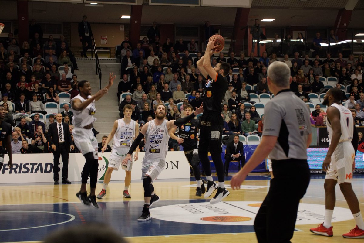 EmptyNestTour's tweet photo. Finally got to see #BeardedChick play some pro games live with #MamaHen and #CheerChick. I soon discovered while you can cheer and applaud widely, no one else jumps out of their seat and yells here. #LessonLearned #EmptyNestTour in Sweden https://t.co/wfgf70sXSL