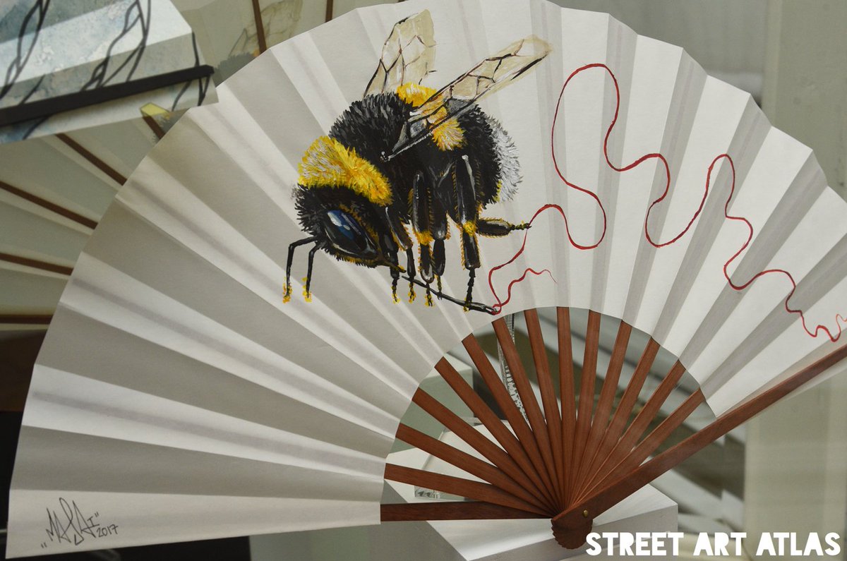 StreetArtAtlas's tweet image. BLOG bit.ly/StreetFans  @TheFanMuseum #StreetFans Crafted by #FanMaker #SylvainLeGuen Last day to check out the display of #StreetArt inspired #fans. #TheFanMuseum #UrbanArt #FanArt #GreenwichMuseum #LouisMasai #Jonesy #Mosko #CodexUrbanus