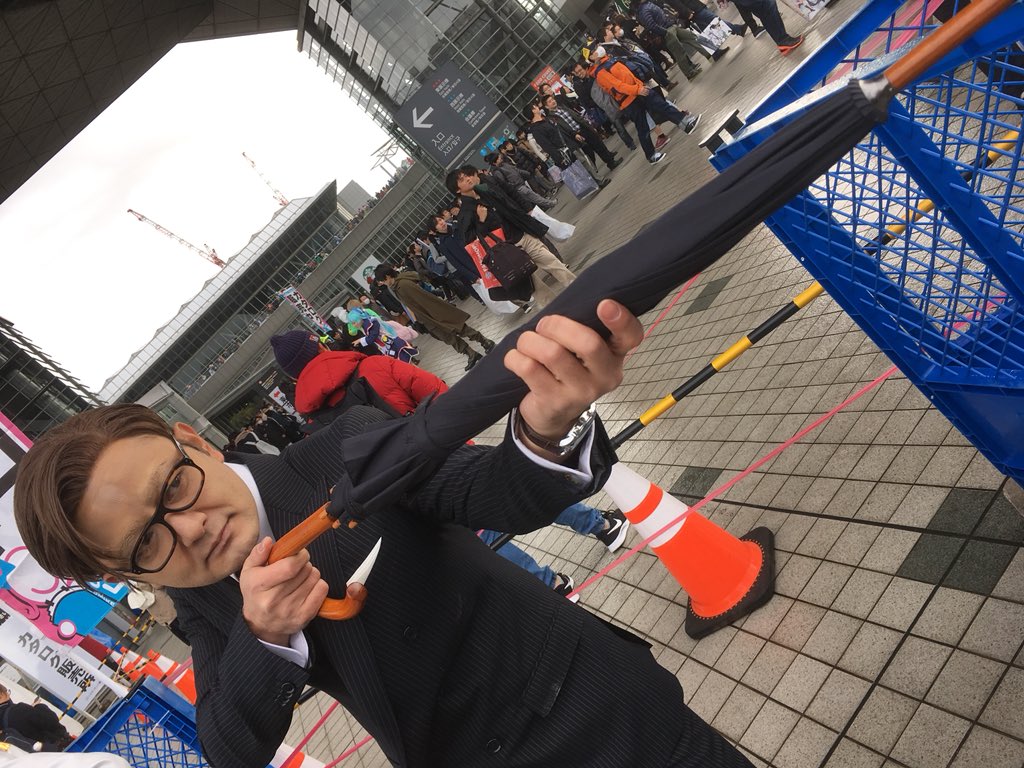 かみぶくろ در توییتر まさかキングスマンのコスプレを見るとは C93コスプレ
